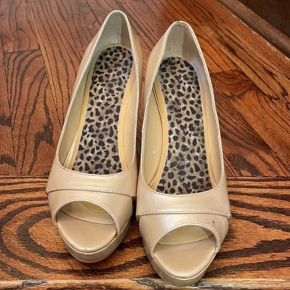 Pumps - Picture 3 of 3